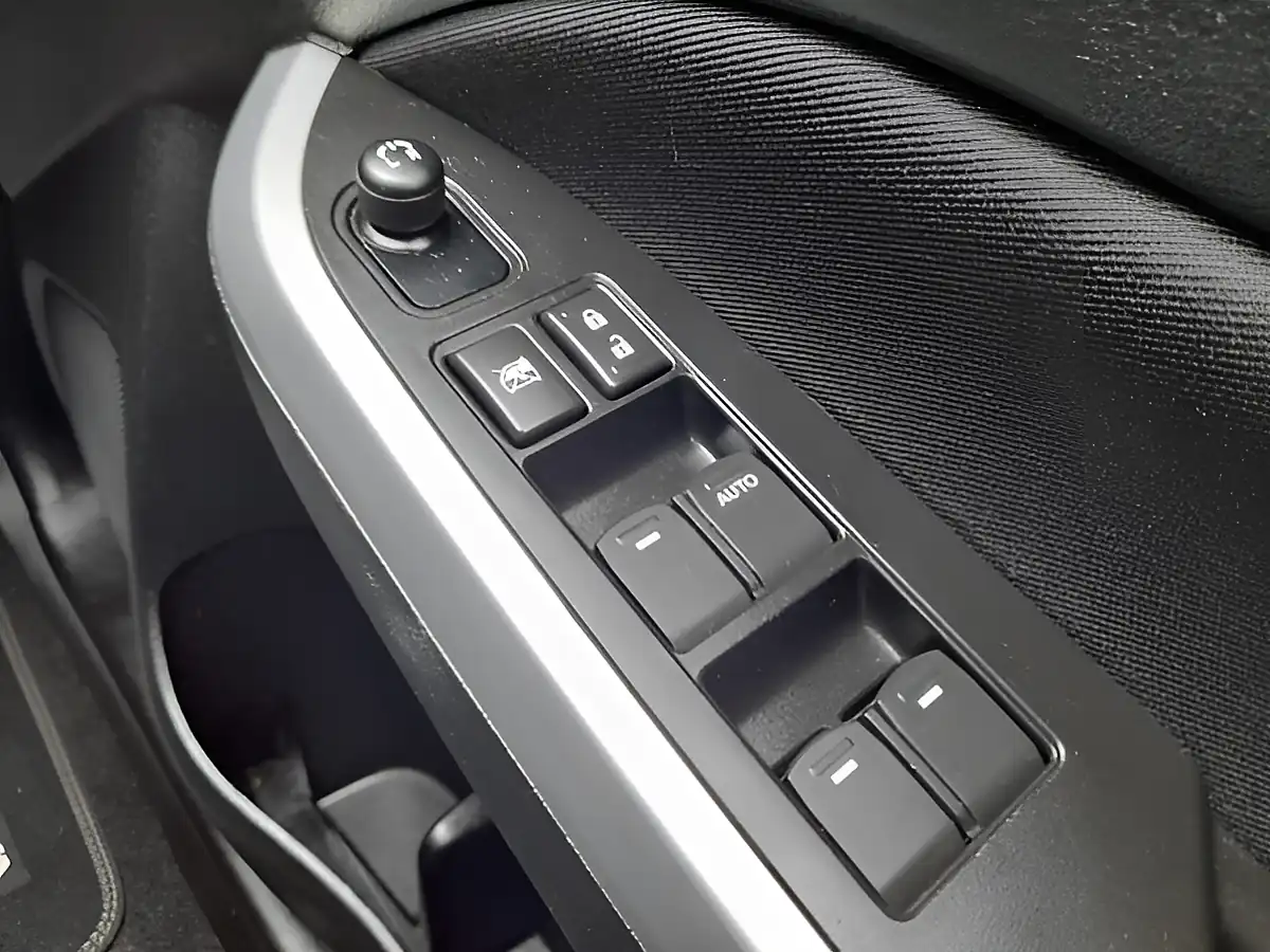 Used 2016 Suzuki Vitara Sz-T Black - Interior and Exterior details 18