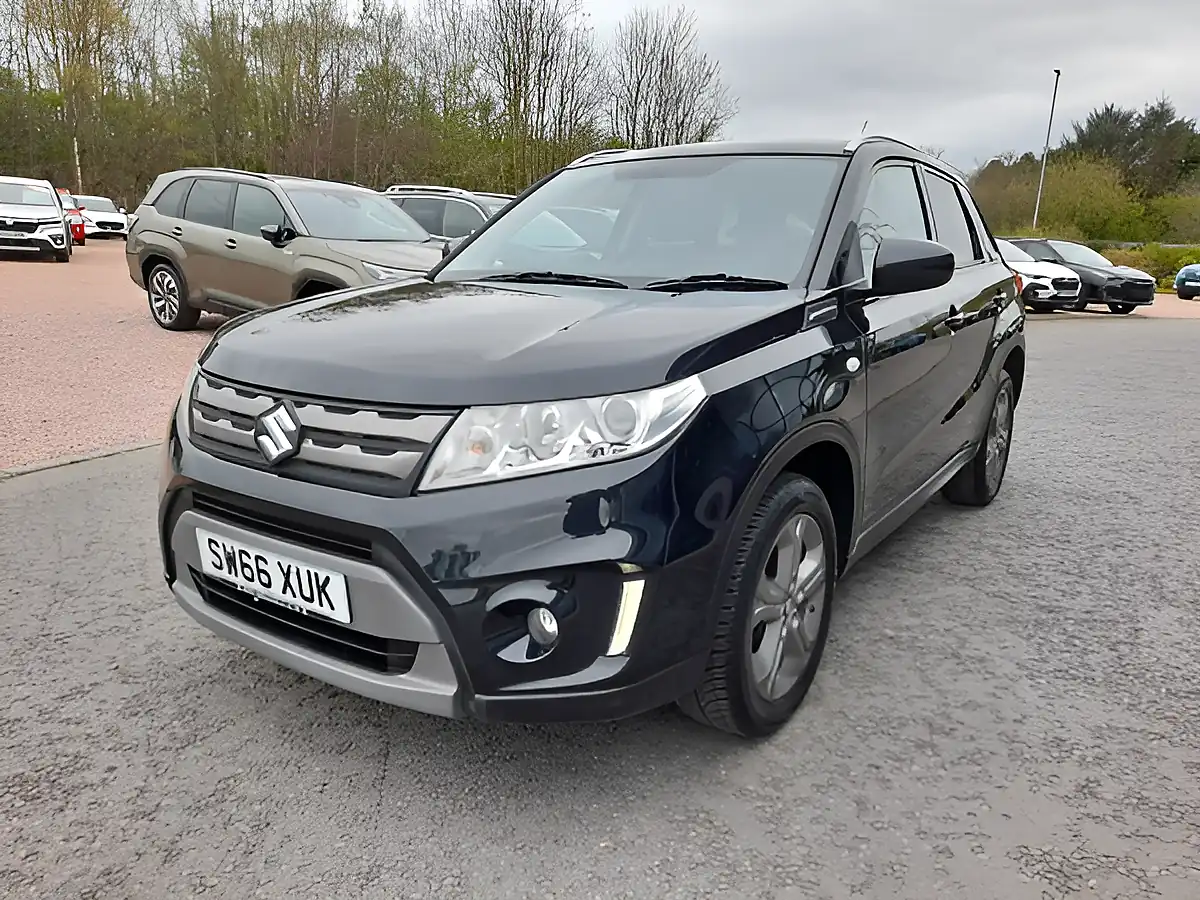 Used 2016 Suzuki Vitara Sz-T Black - Interior and Exterior details 3