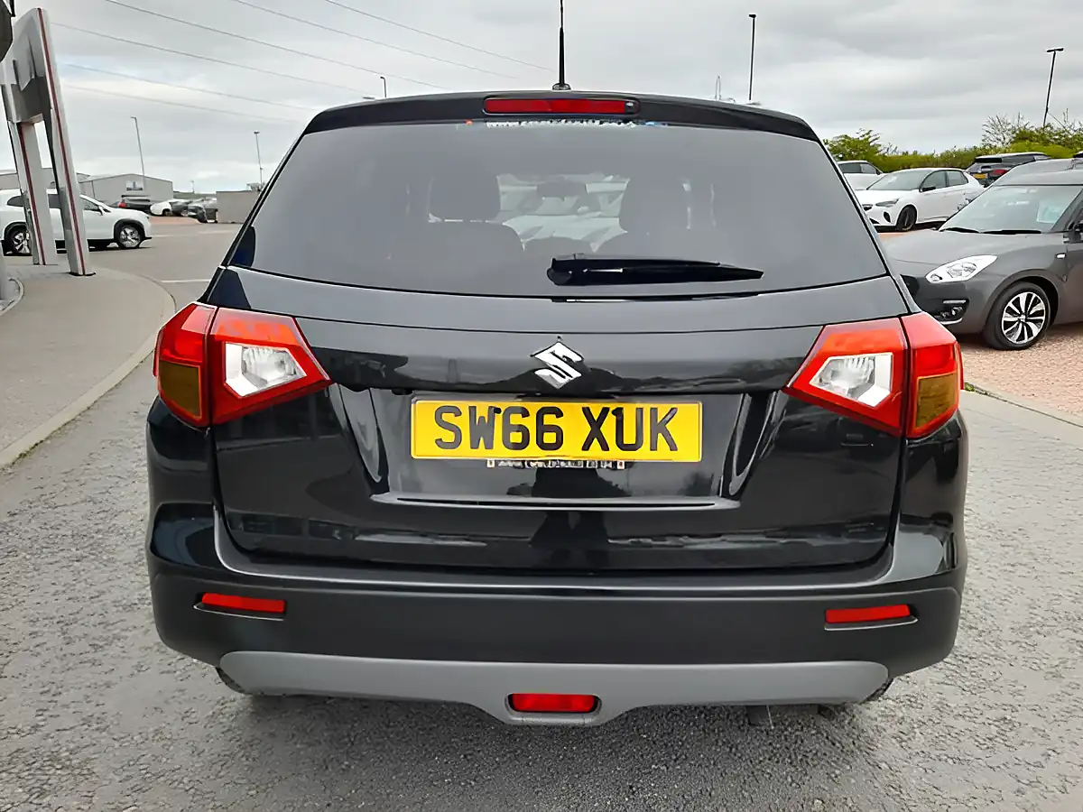 Used 2016 Suzuki Vitara Sz-T Black - Interior and Exterior details 6