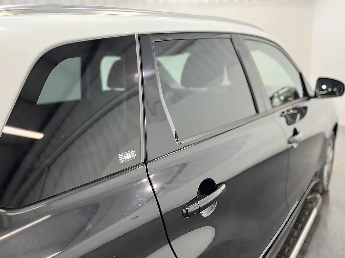 Used 2016 Suzuki Vitara Sz-T Black - Interior and Exterior details 10