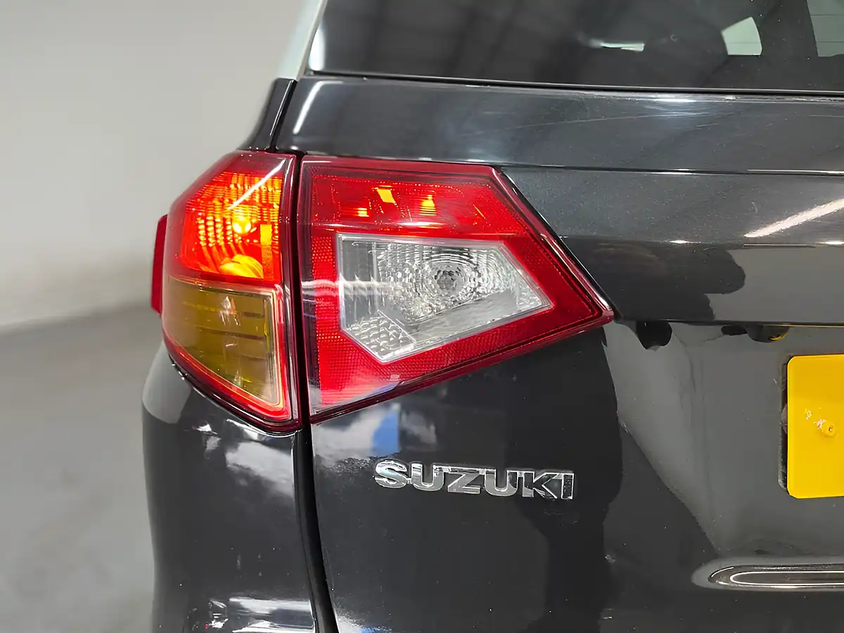 Used 2016 Suzuki Vitara Sz-T Black - Interior and Exterior details 11
