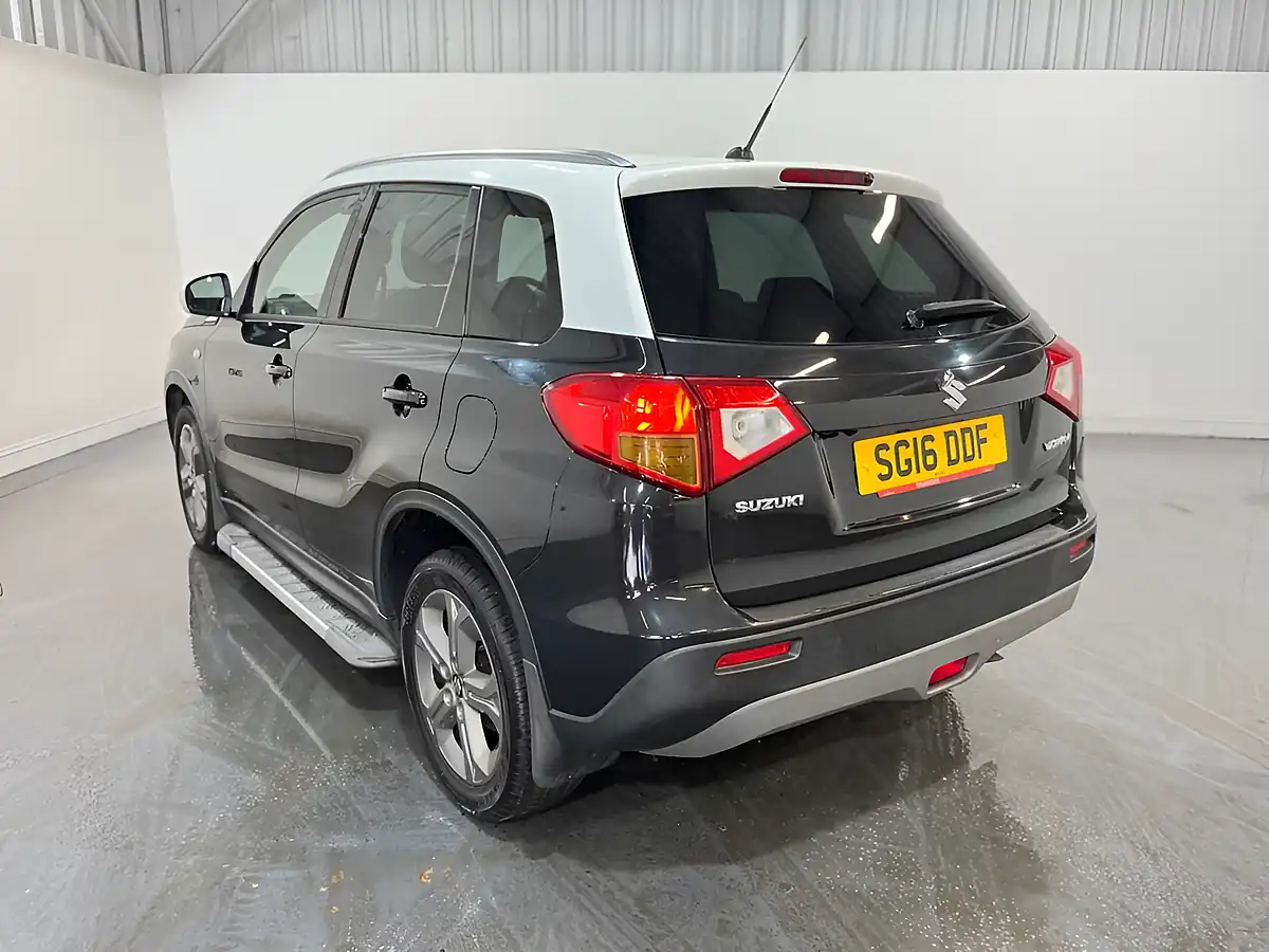 Used 2016 Suzuki Vitara Sz-T Black - Interior and Exterior details 16