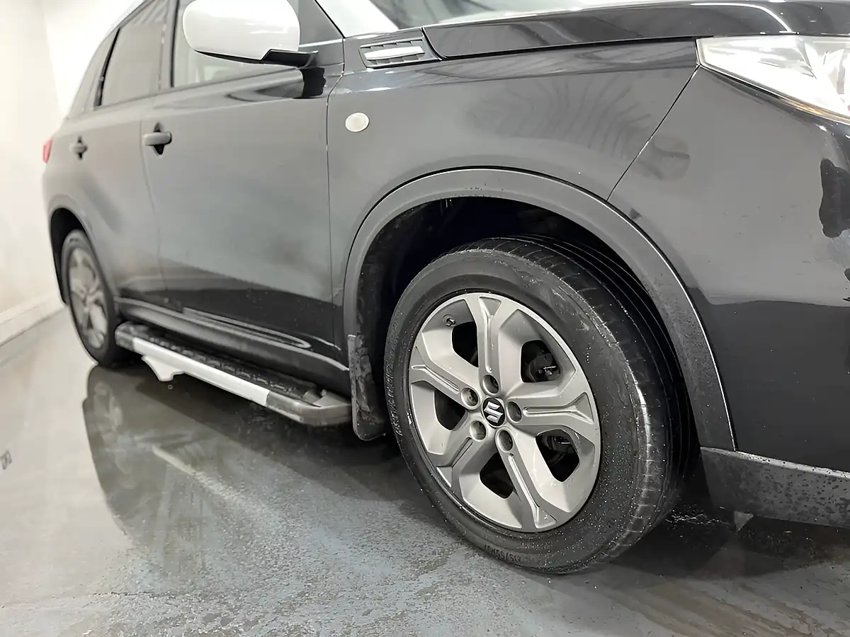 Used 2016 Suzuki Vitara Sz-T Black - Interior and Exterior details 8