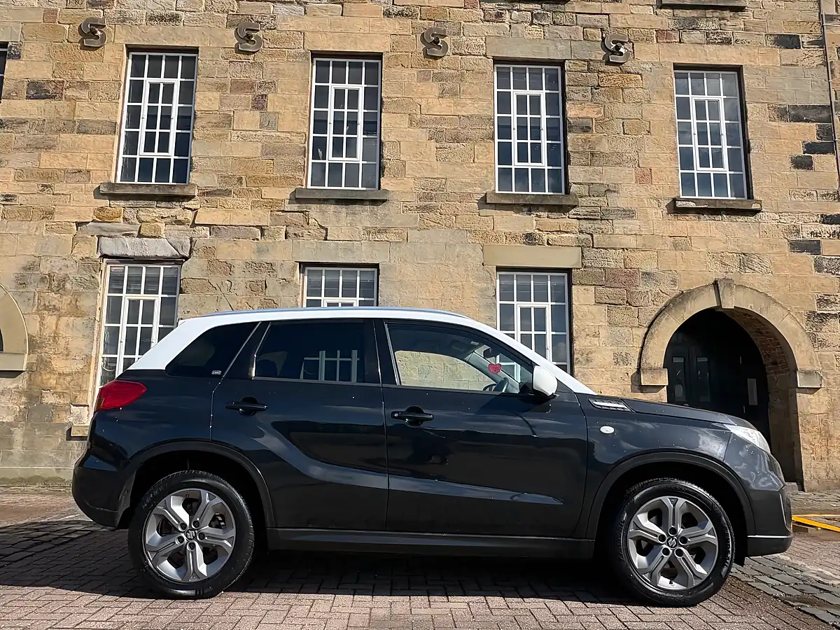 Used 2016 Suzuki Vitara Sz-T Black - Interior and Exterior details 10