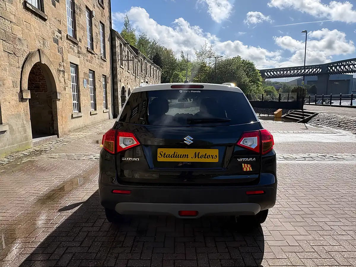 Used 2016 Suzuki Vitara Sz-T Black - Interior and Exterior details 14