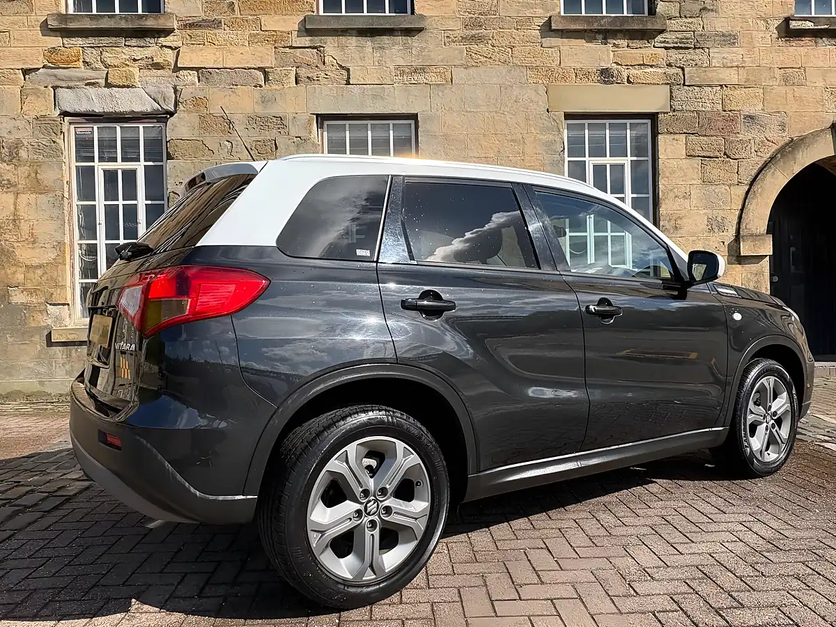 Used 2016 Suzuki Vitara Sz-T Black - Interior and Exterior details 15