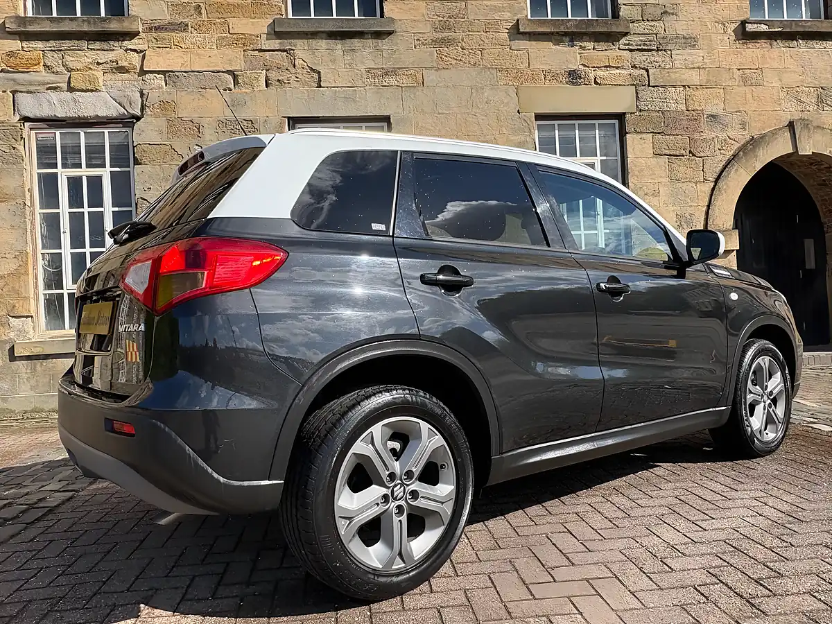 Used 2016 Suzuki Vitara Sz-T Black - Interior and Exterior details 18
