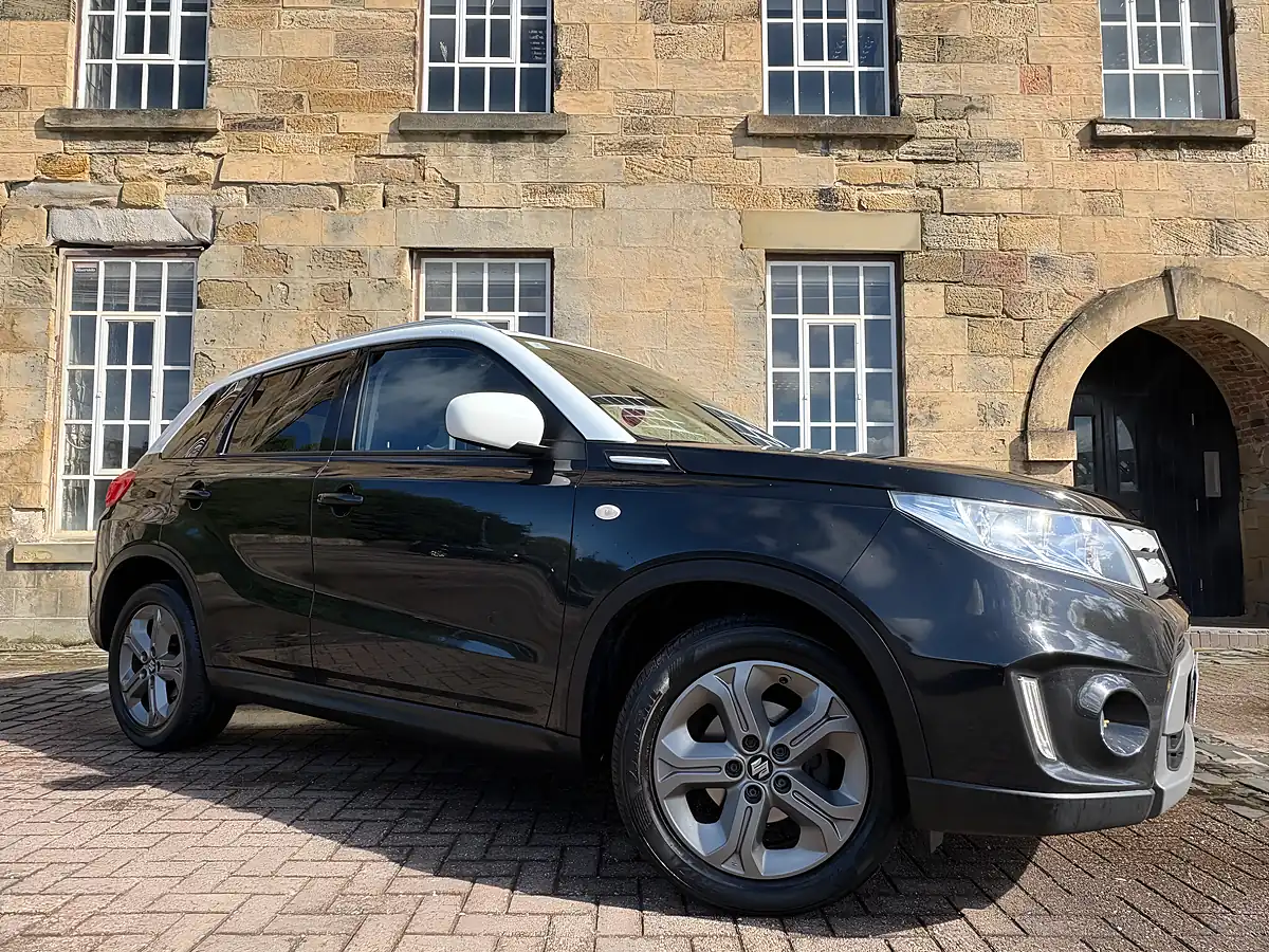 Used 2016 Suzuki Vitara Sz-T Black - Interior and Exterior details 3