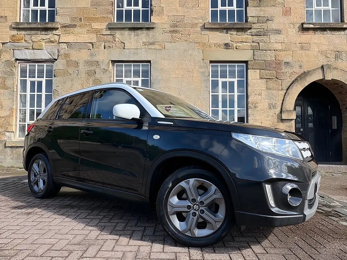 Used 2016 Suzuki Vitara Sz-T Black - Interior and Exterior details 4