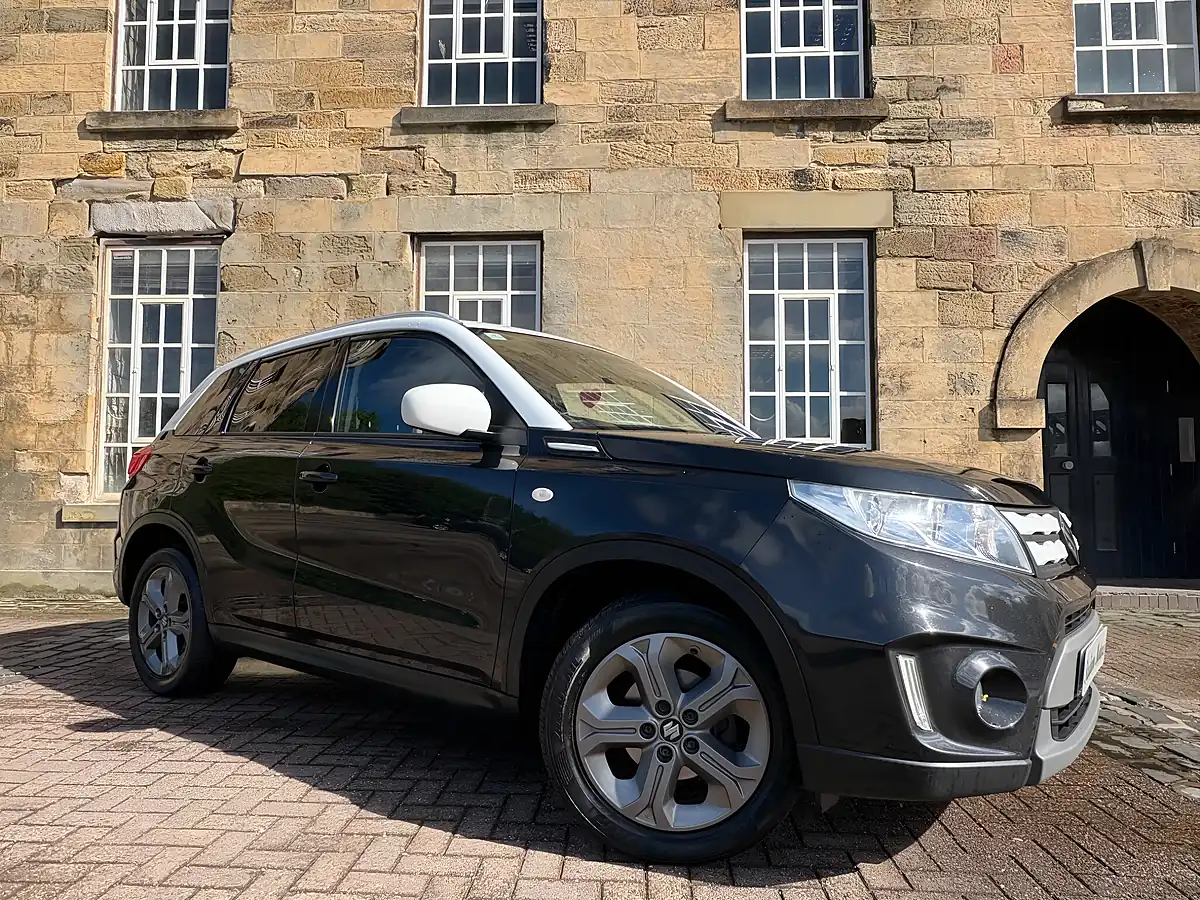 Used 2016 Suzuki Vitara Sz-T Black - Interior and Exterior details 5