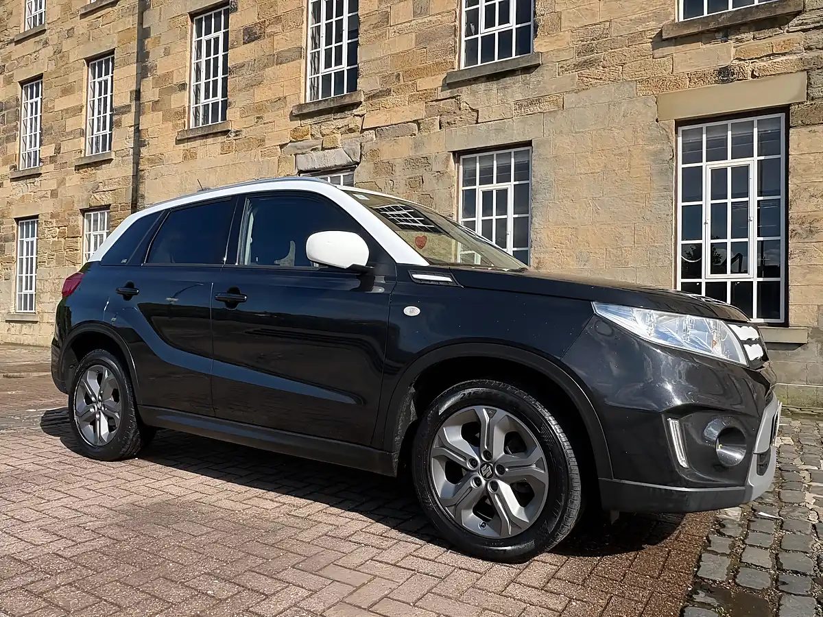 Used 2016 Suzuki Vitara Sz-T Black - Interior and Exterior details 6