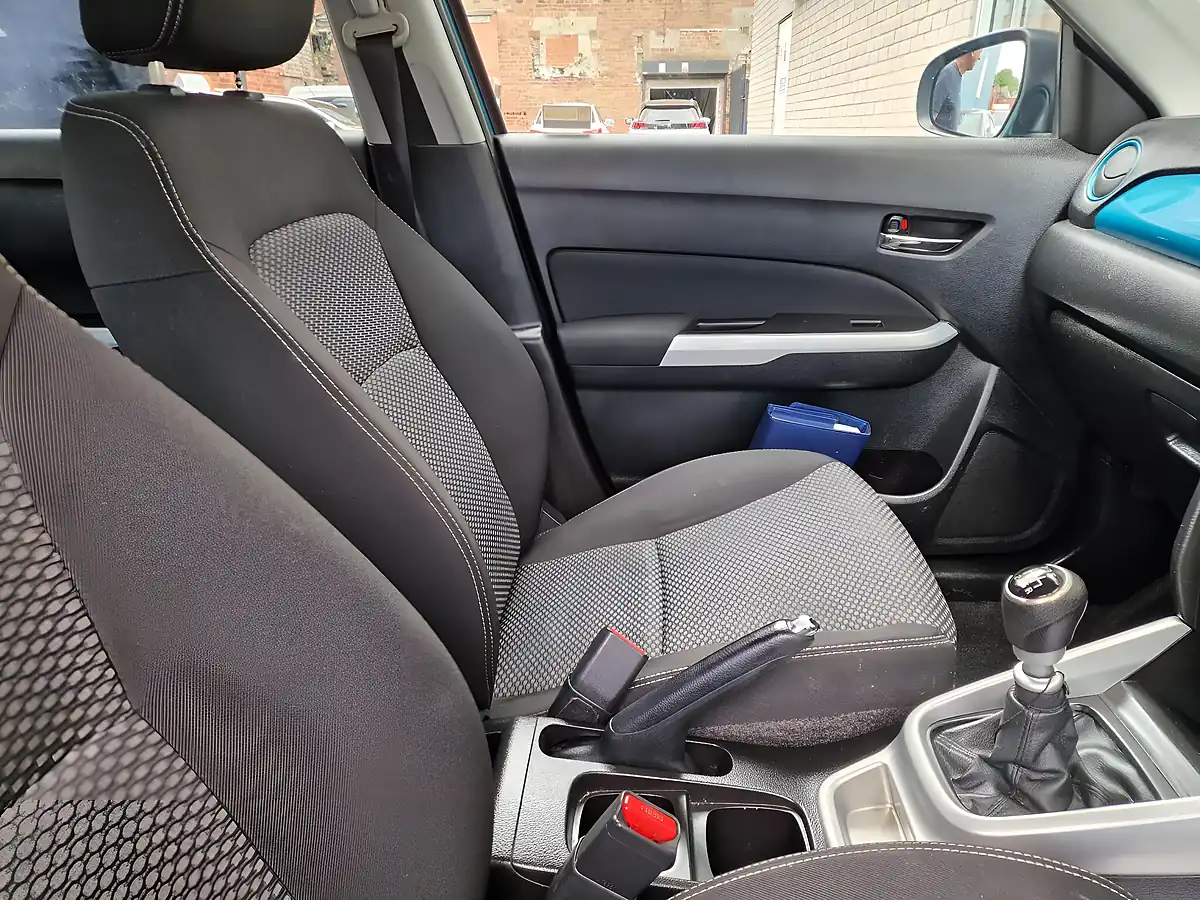 Used 2016 Suzuki Vitara Sz-T Blue - Interior and Exterior details 17