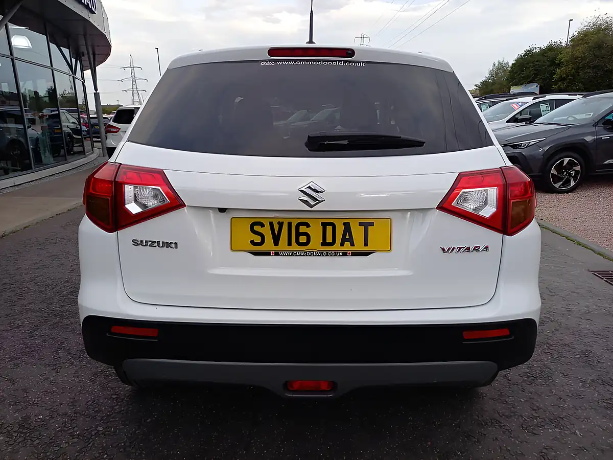 Used 2016 Suzuki Vitara Sz-T White - Interior and Exterior details 6