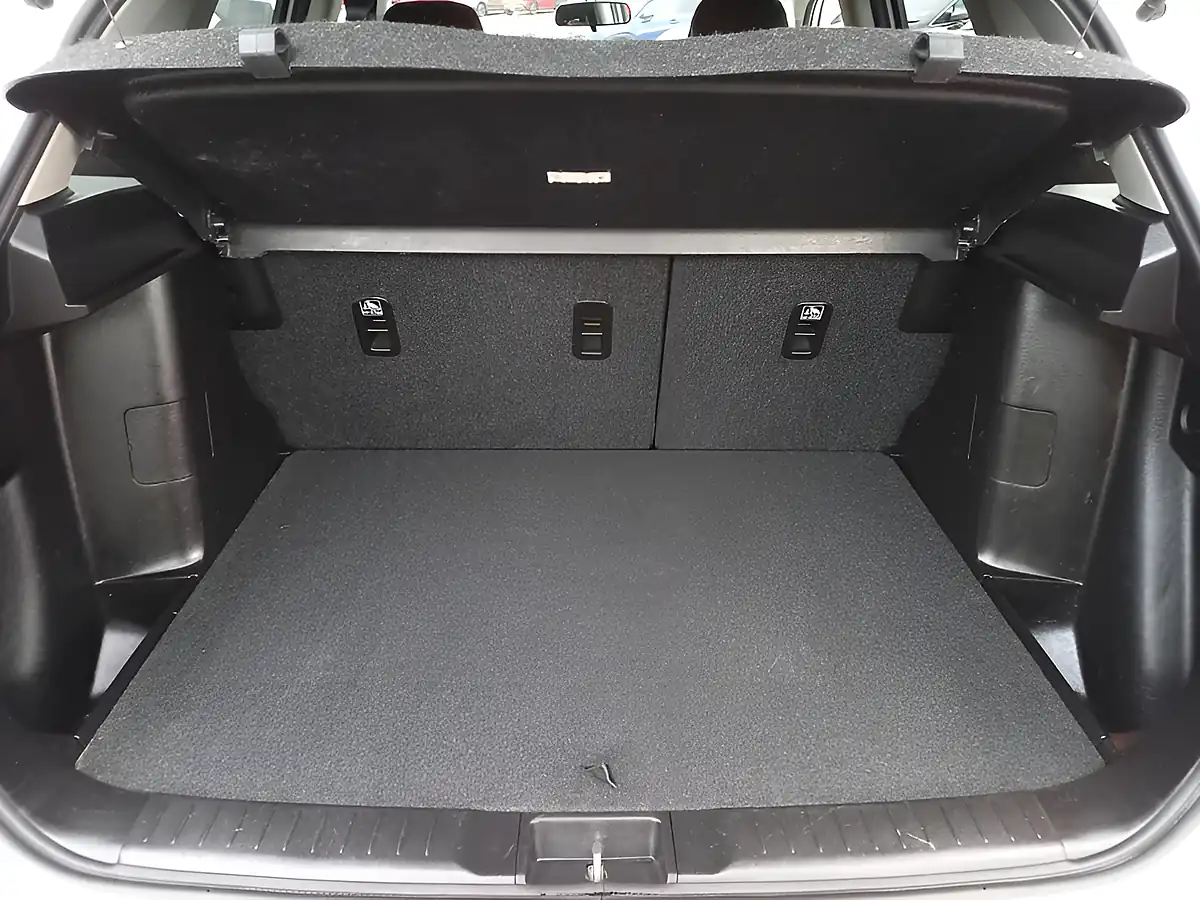 Used 2016 Suzuki Vitara Sz-T White - Interior and Exterior details 7