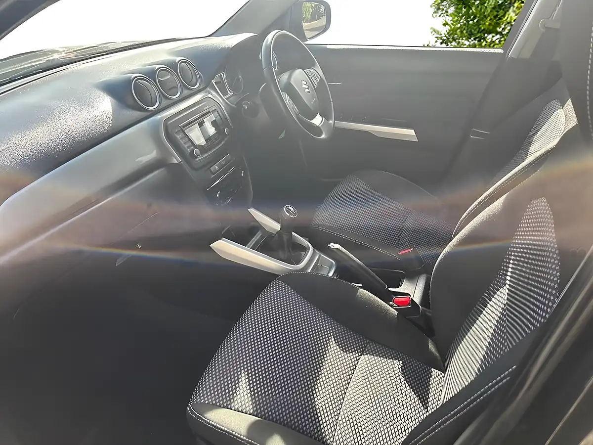 Used 2016 Suzuki Vitara SZ4 Black - Interior and Exterior details 11