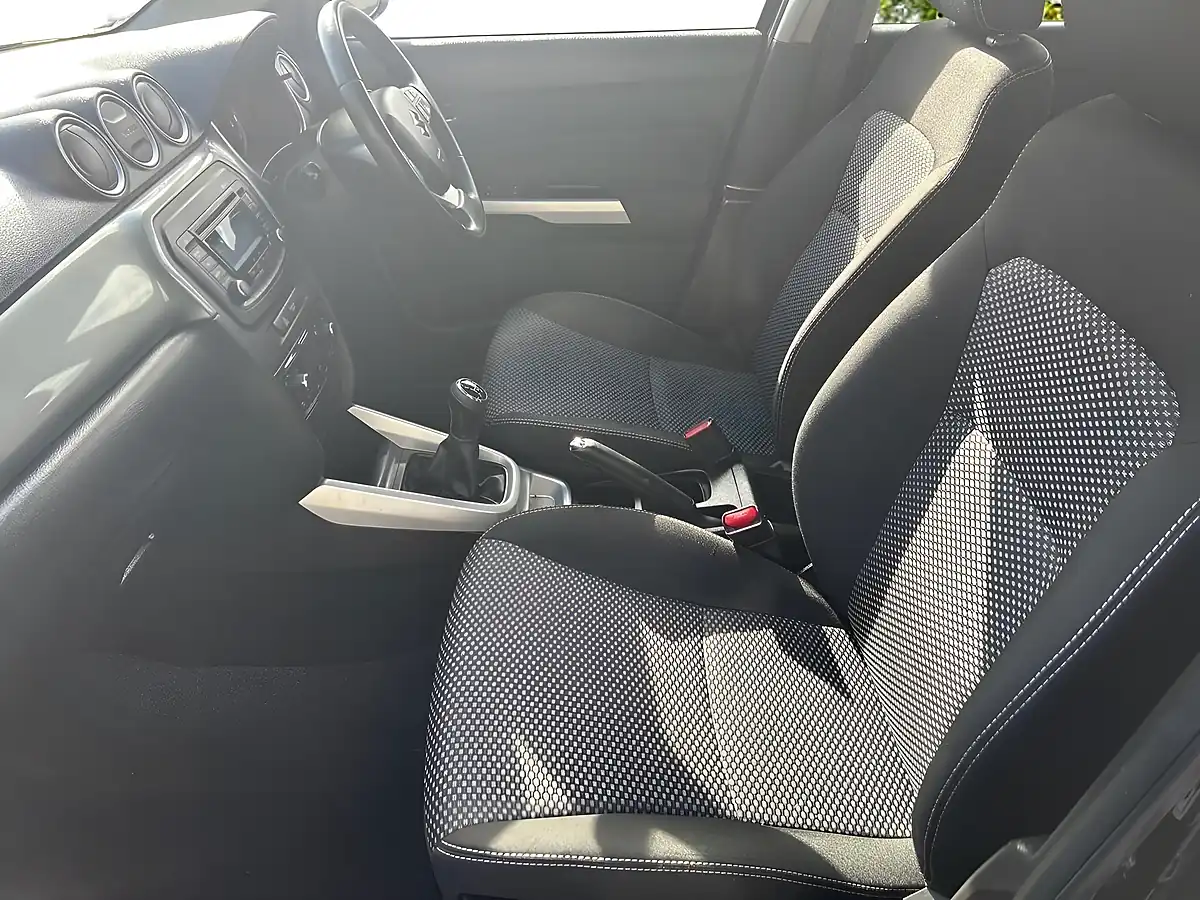 Used 2016 Suzuki Vitara SZ4 Black - Interior and Exterior details 12