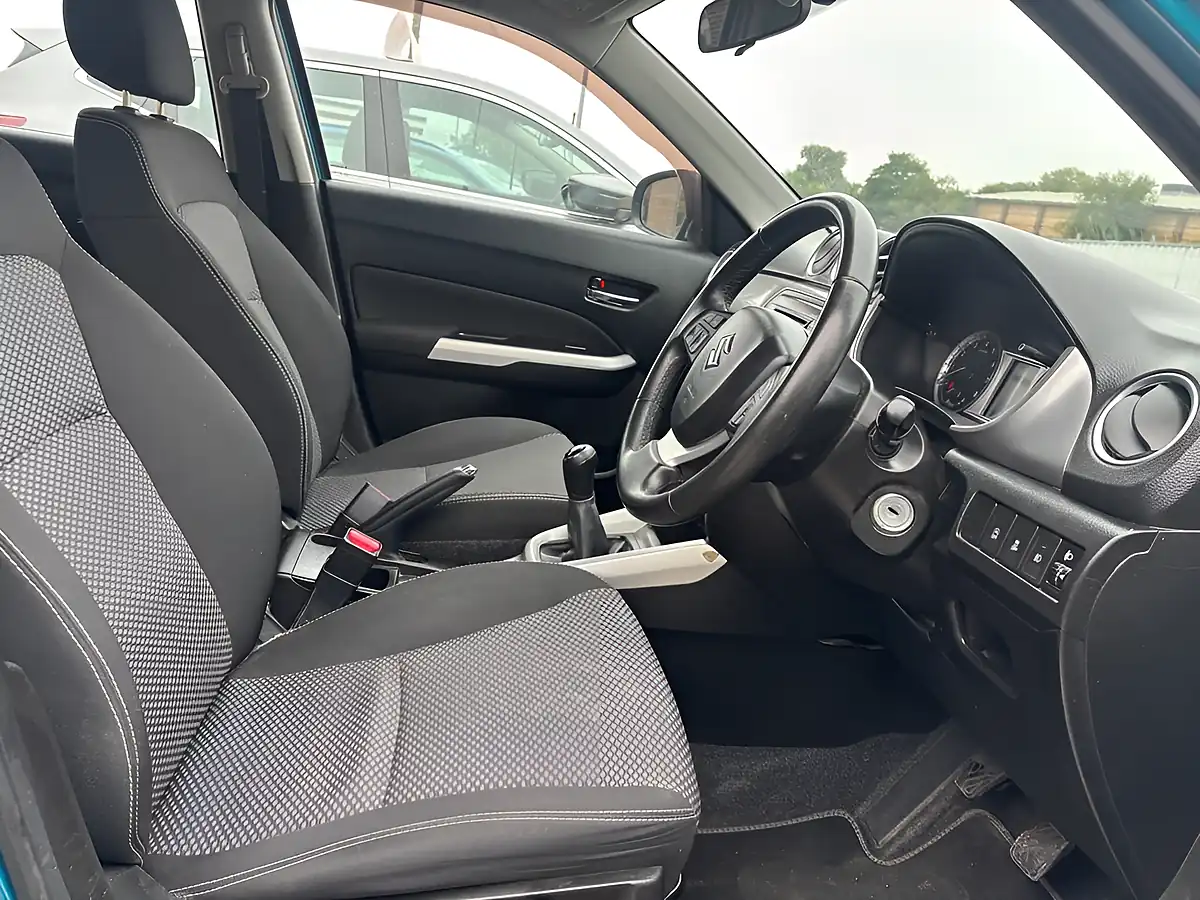 Used 2016 Suzuki Vitara SZ4 Blue - Interior and Exterior details 10