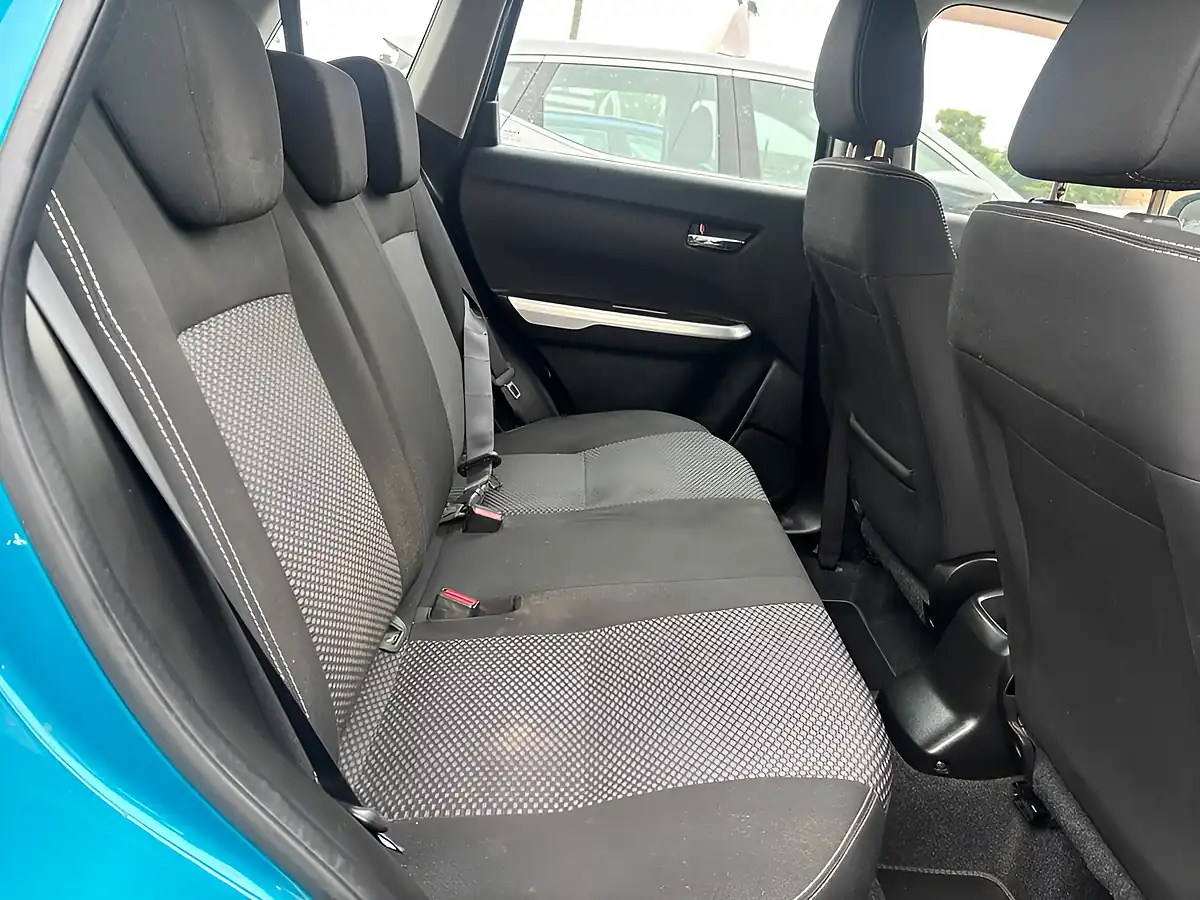 Used 2016 Suzuki Vitara SZ4 Blue - Interior and Exterior details 12