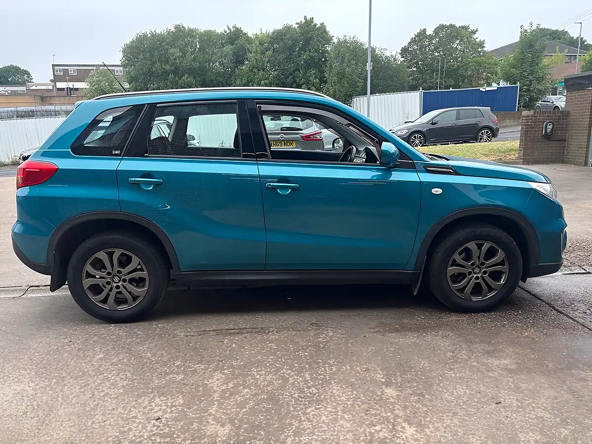 Used 2016 Suzuki Vitara SZ4 Blue - Interior and Exterior details 8