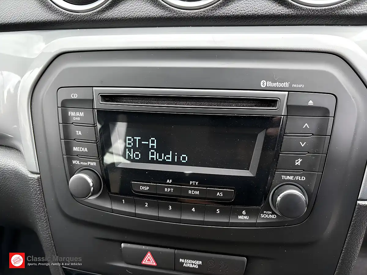 Used 2016 Suzuki Vitara SZ4 Silver - Interior and Exterior details 17