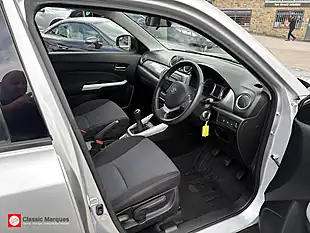 Used 2016 Suzuki Vitara SZ4 Silver - Interior and Exterior details 2