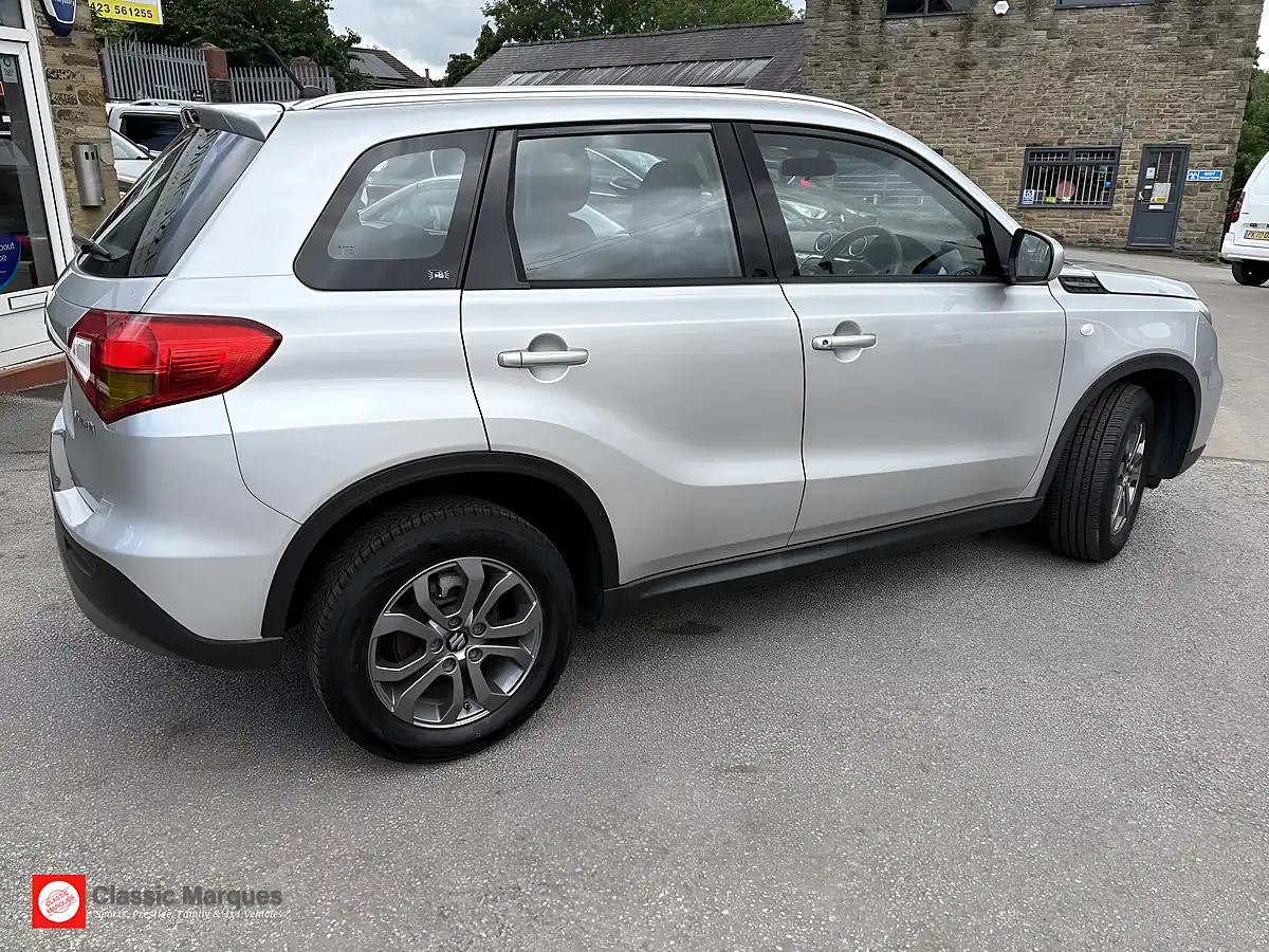 Used 2016 Suzuki Vitara SZ4 Silver - Interior and Exterior details 3
