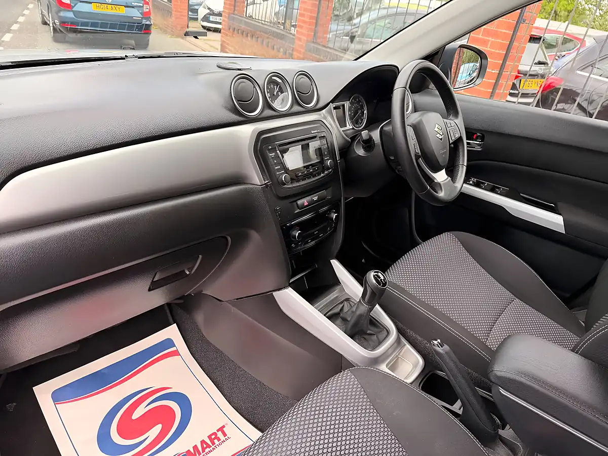 Used 2016 Suzuki Vitara SZ4 Silver - Interior and Exterior details 12