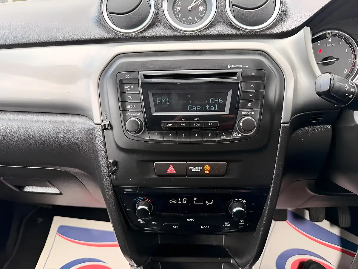 Used 2016 Suzuki Vitara SZ4 Silver - Interior and Exterior details 19