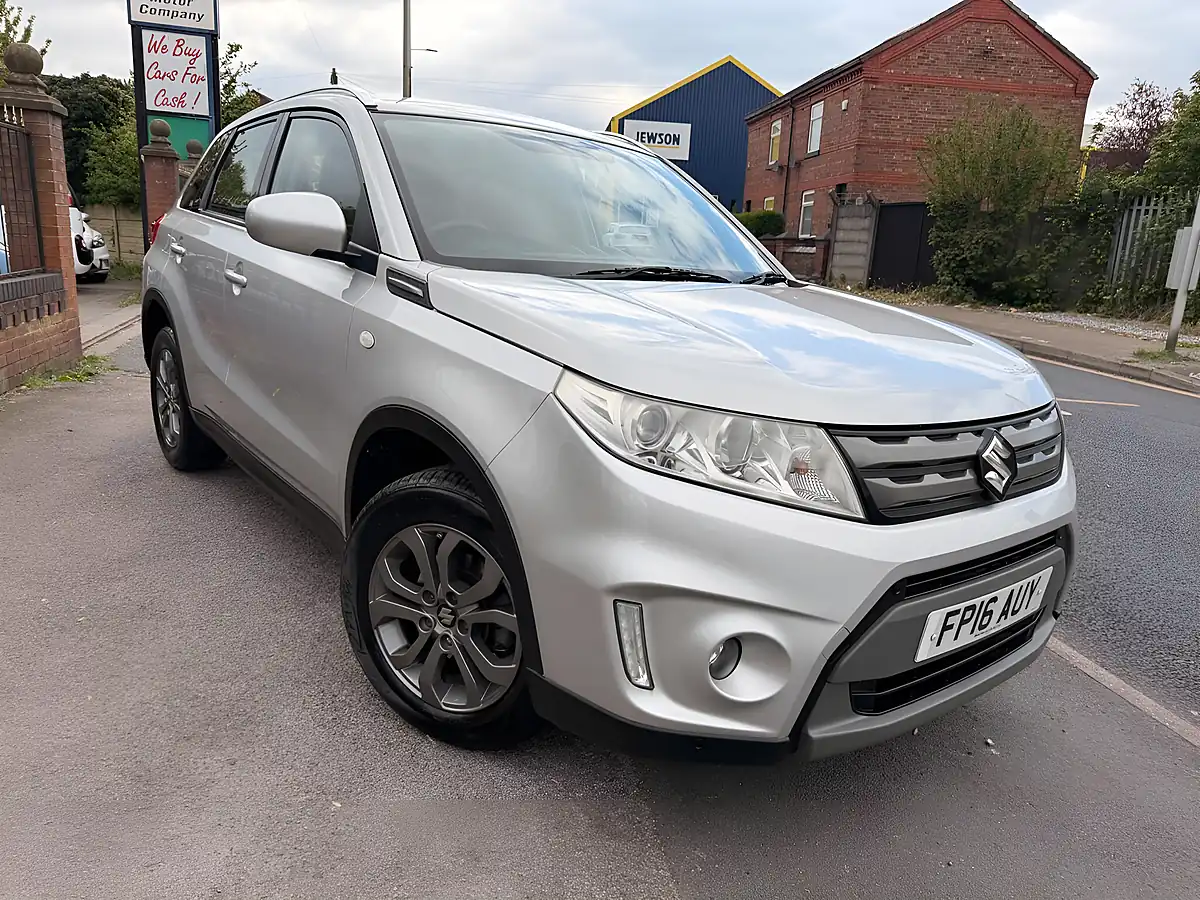 Used 2016 Suzuki Vitara SZ4 Silver - Interior and Exterior details 2