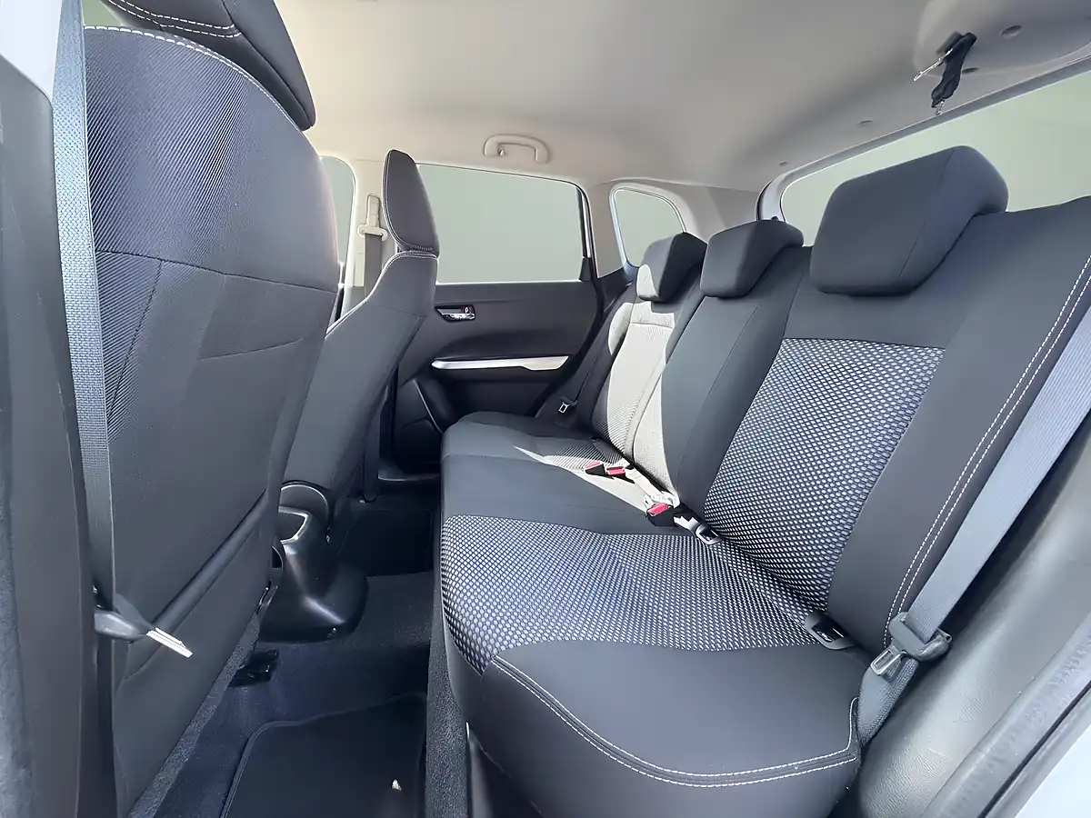 Used 2016 Suzuki Vitara SZ4 White - Interior and Exterior details 15