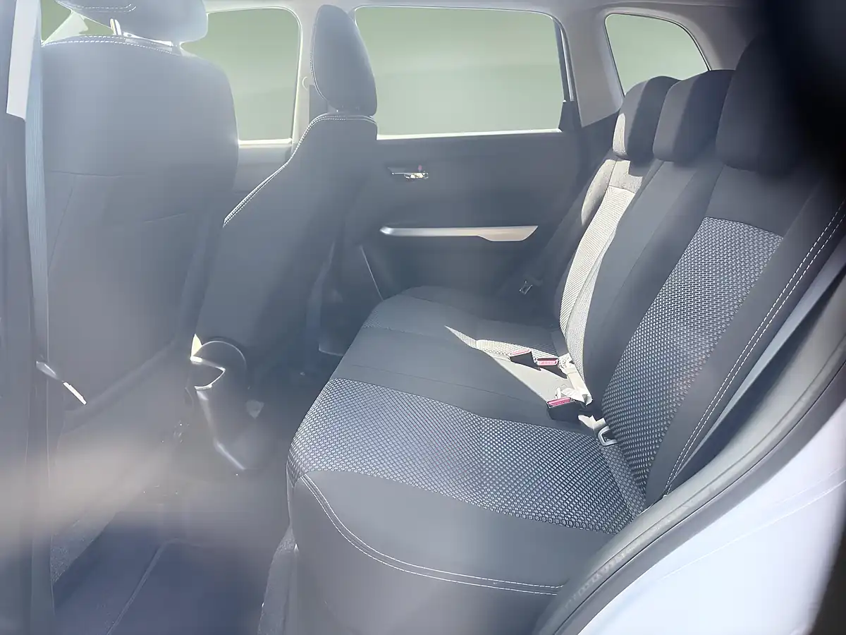 Used 2016 Suzuki Vitara SZ4 White - Interior and Exterior details 16