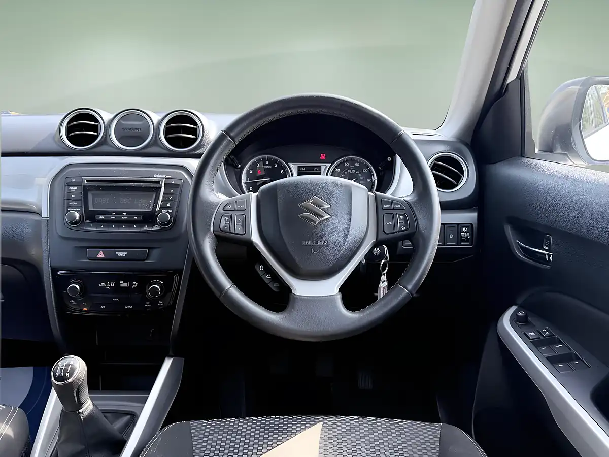 Used 2016 Suzuki Vitara SZ4 White - Interior and Exterior details 18