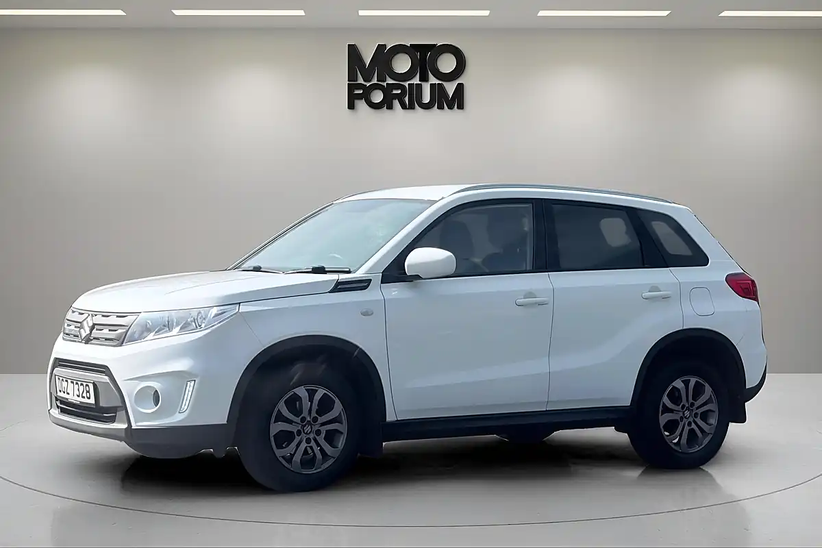 Used 2016 Suzuki Vitara SZ4 White - Interior and Exterior details 4