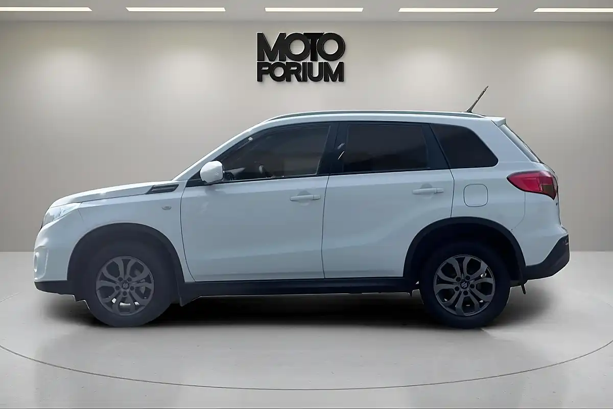 Used 2016 Suzuki Vitara SZ4 White - Interior and Exterior details 8