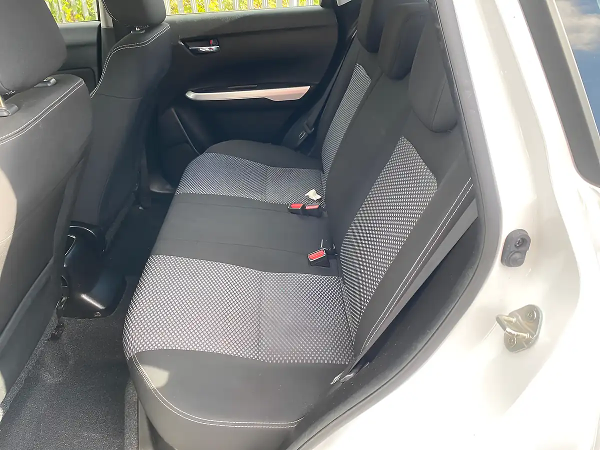 Used 2016 Suzuki Vitara SZ4 White - Interior and Exterior details 18