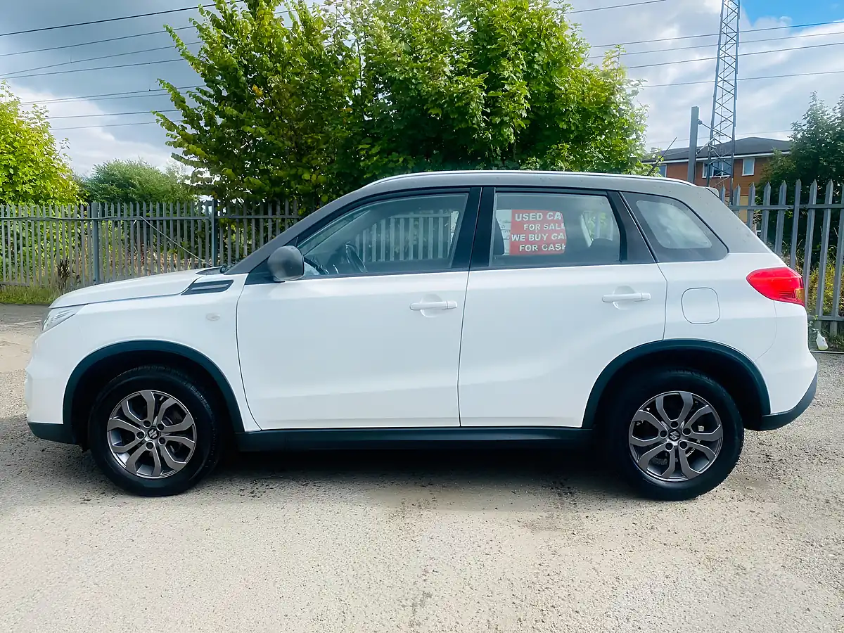 Used 2016 Suzuki Vitara SZ4 White - Interior and Exterior details 9
