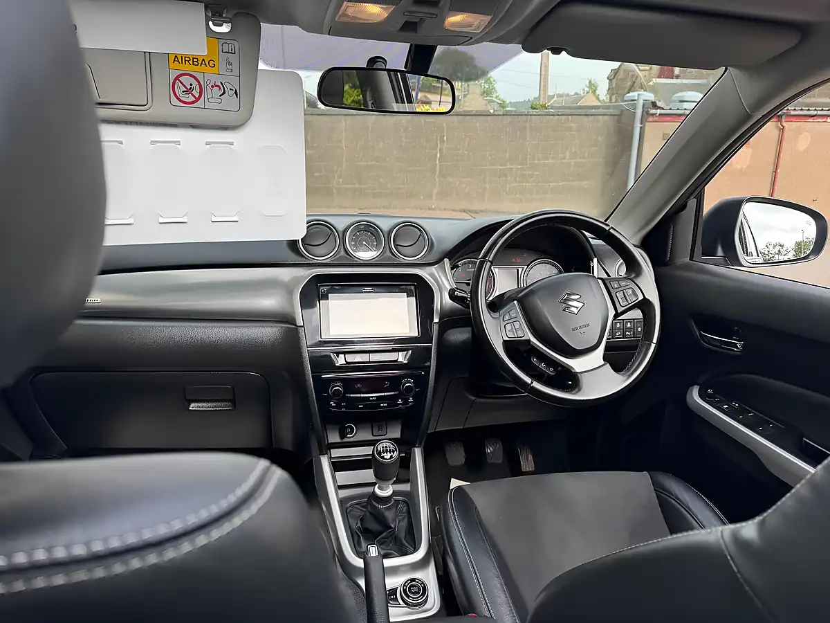 Used 2016 Suzuki Vitara SZ5 Allgrip Grey - Interior and Exterior details 16