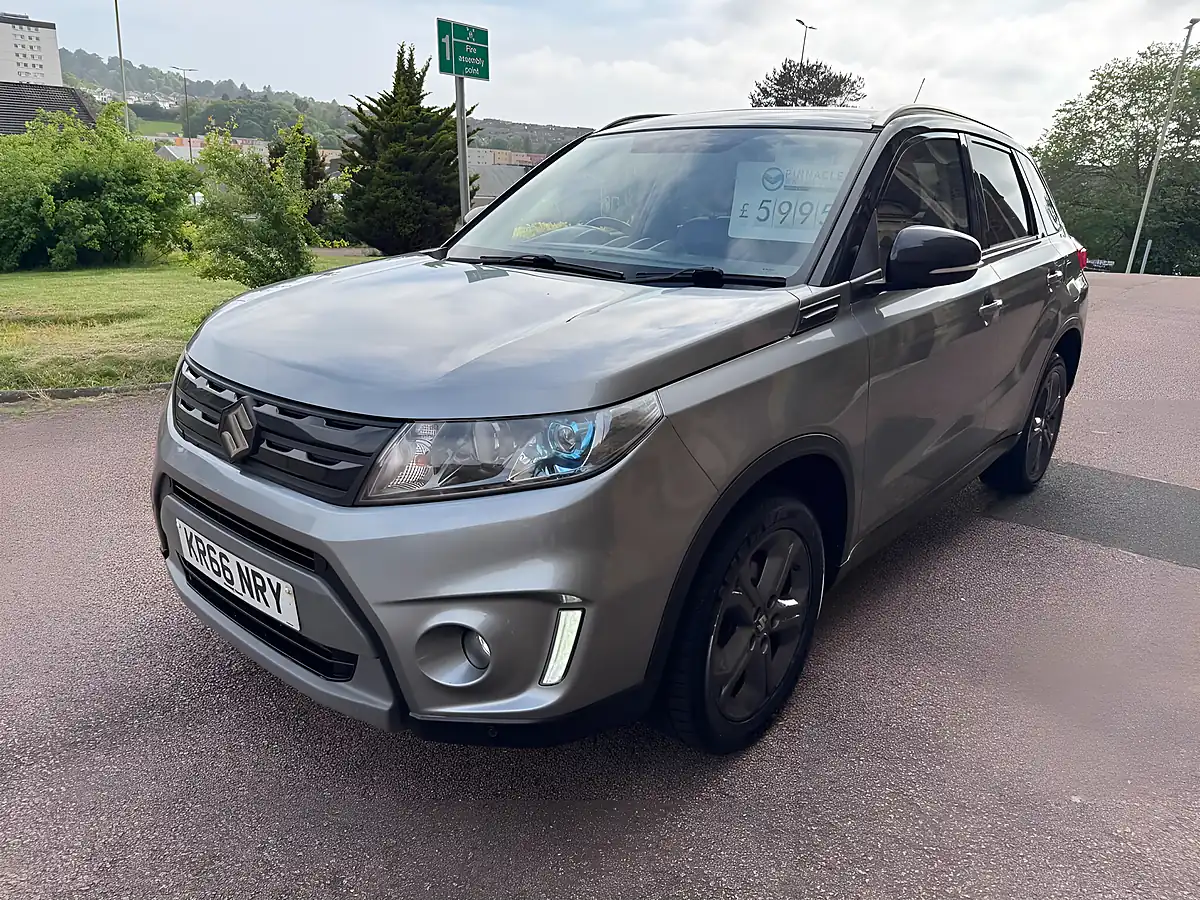 Used 2016 Suzuki Vitara SZ5 Allgrip Grey - Interior and Exterior details 5