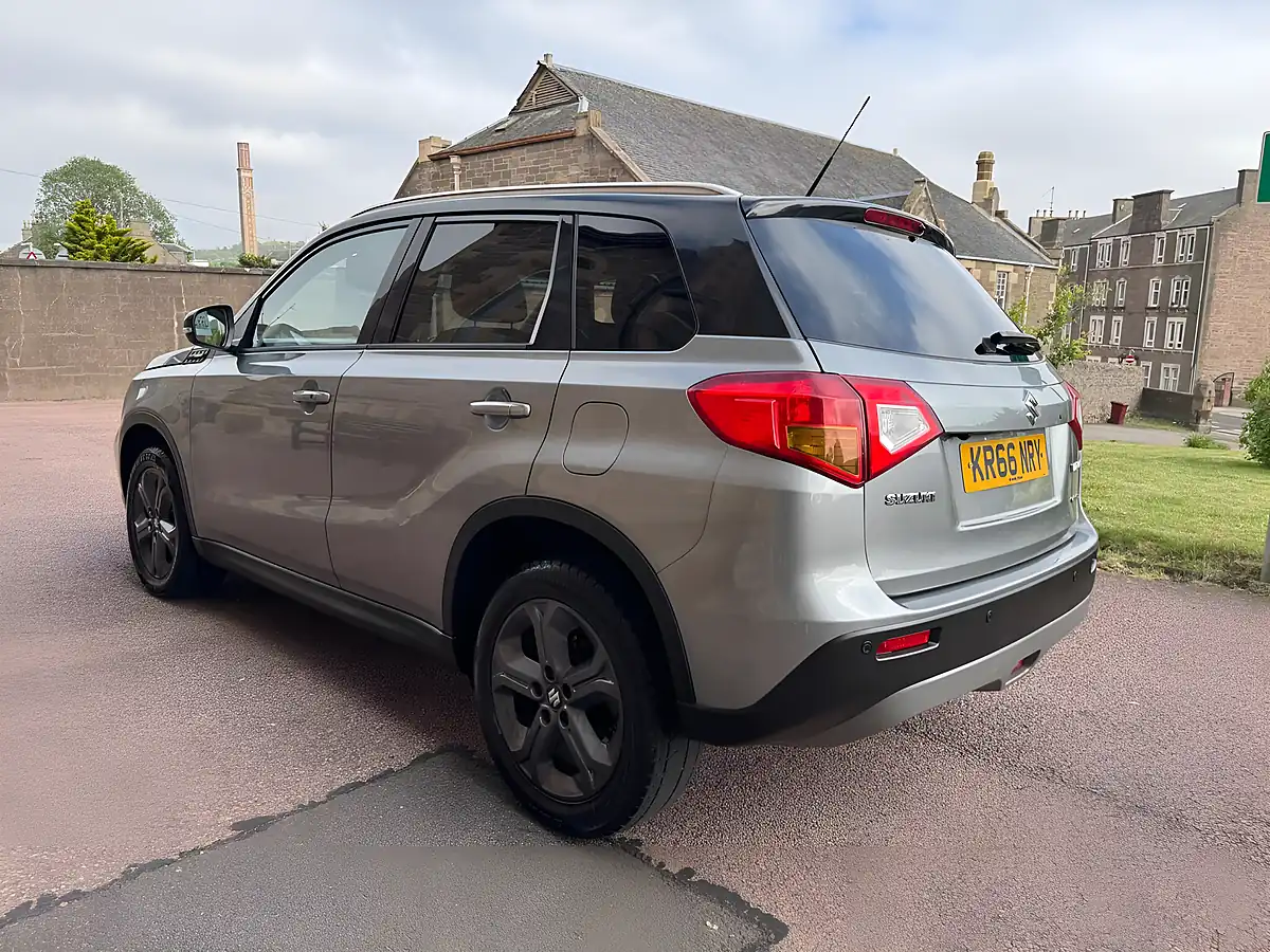 Used 2016 Suzuki Vitara SZ5 Allgrip Grey - Interior and Exterior details 7