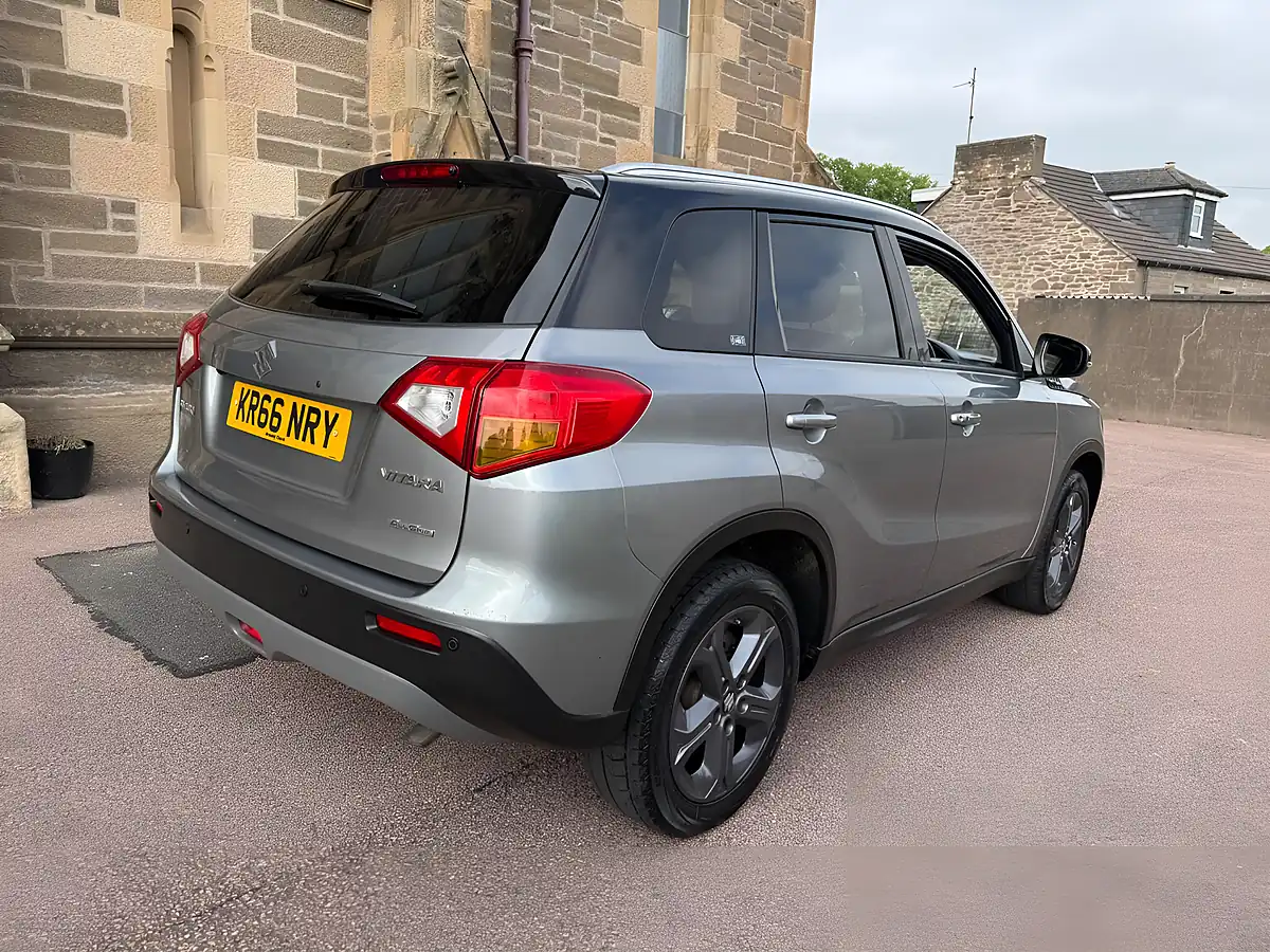 Used 2016 Suzuki Vitara SZ5 Allgrip Grey - Interior and Exterior details 8