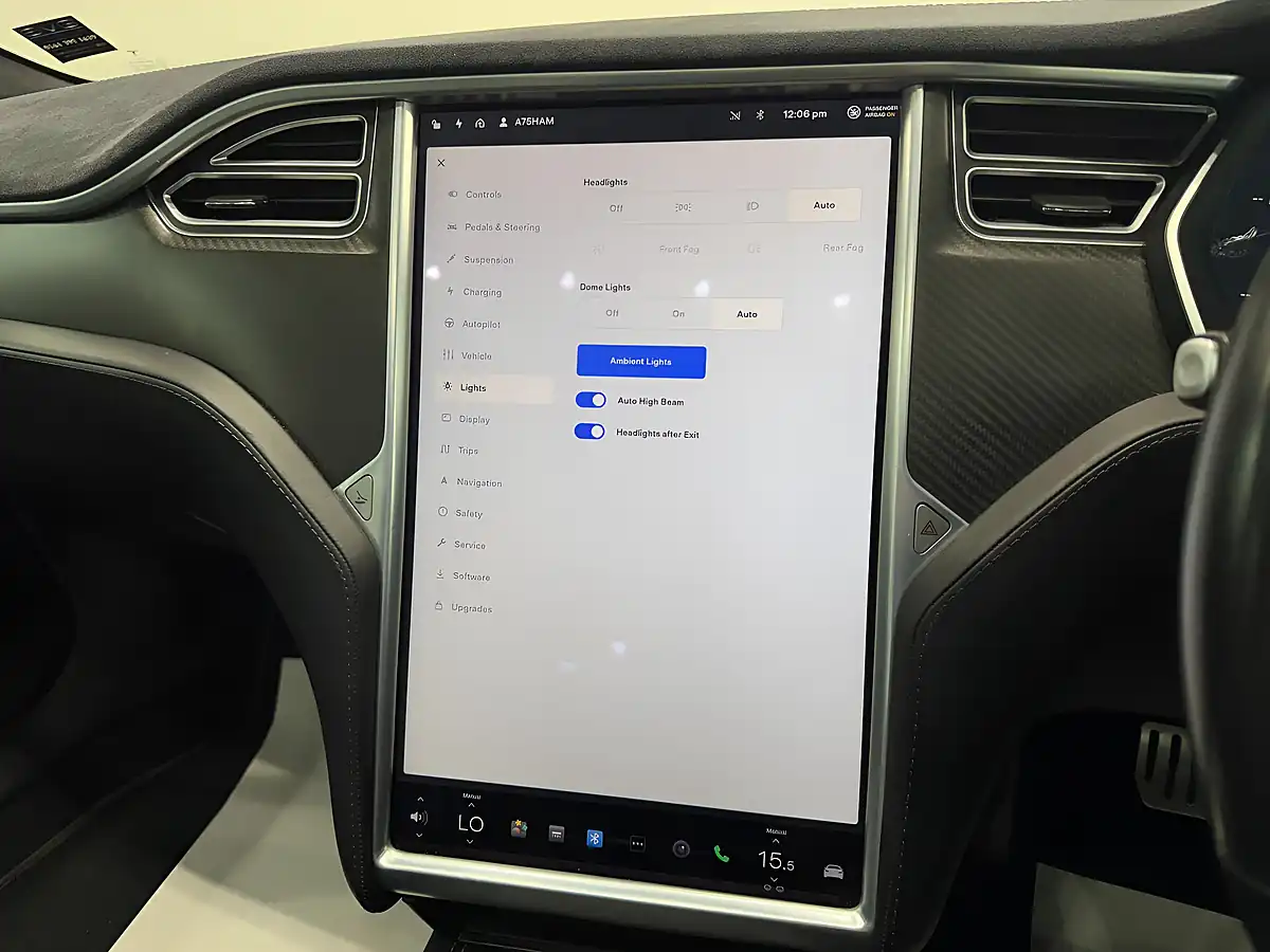 Used 2016 Tesla Model S Silver - Interior and Exterior details 12