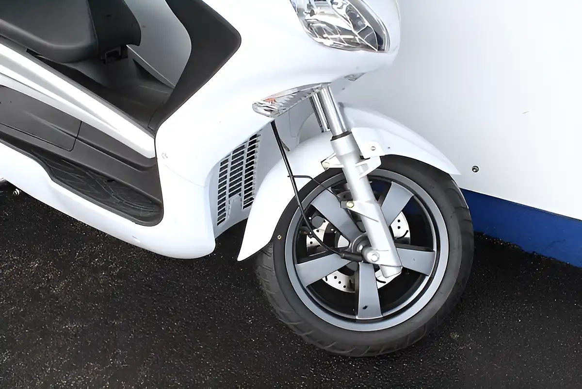 Used 2016 Tgb X-Motion White - Interior and Exterior details 19