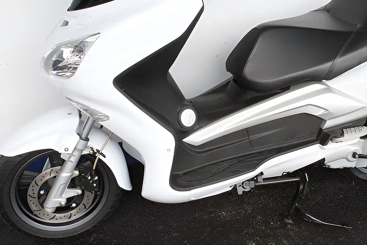 Used 2016 Tgb X-Motion White - Interior and Exterior details 8
