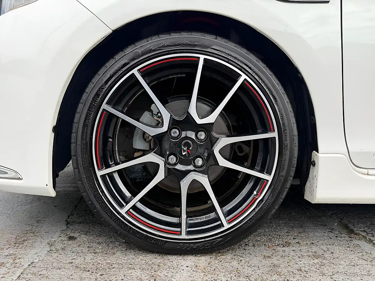 Used 2016 Toyota Aqua Gs White - Interior and Exterior details 19