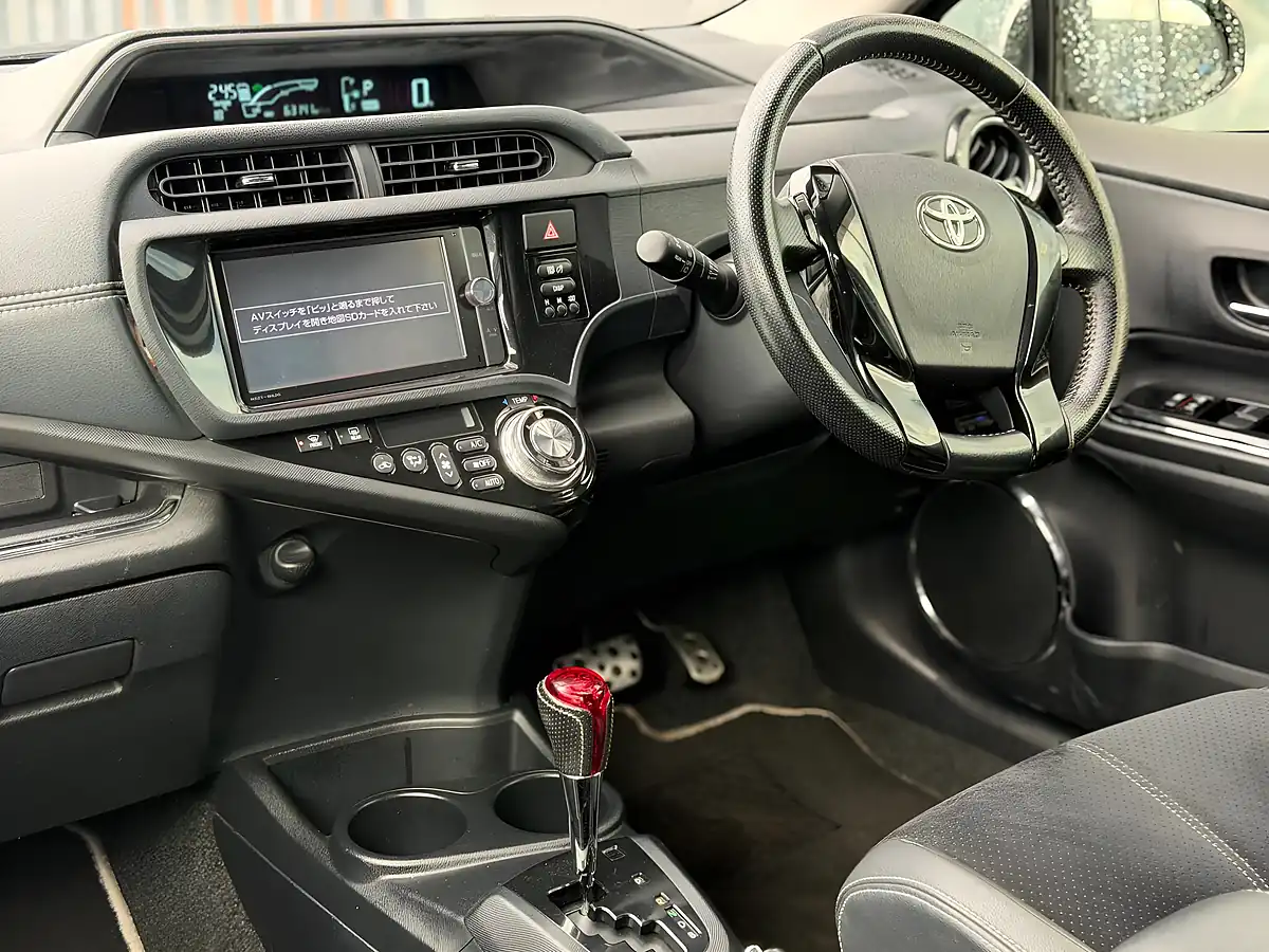 Used 2016 Toyota Aqua Gs White - Interior and Exterior details 2