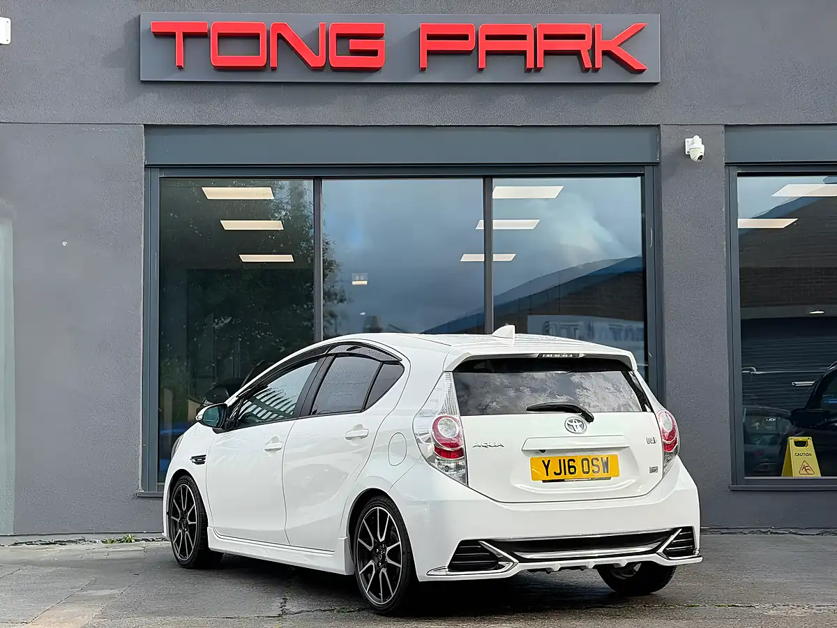 Used 2016 Toyota Aqua Gs White - Interior and Exterior details 4