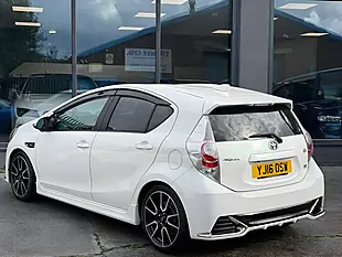 Used 2016 Toyota Aqua Gs White - Interior and Exterior details 5