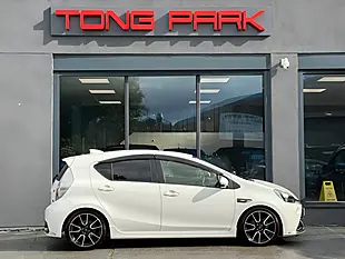 Used 2016 Toyota Aqua Gs White - Interior and Exterior details 6