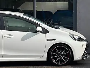 Used 2016 Toyota Aqua Gs White - Interior and Exterior details 8