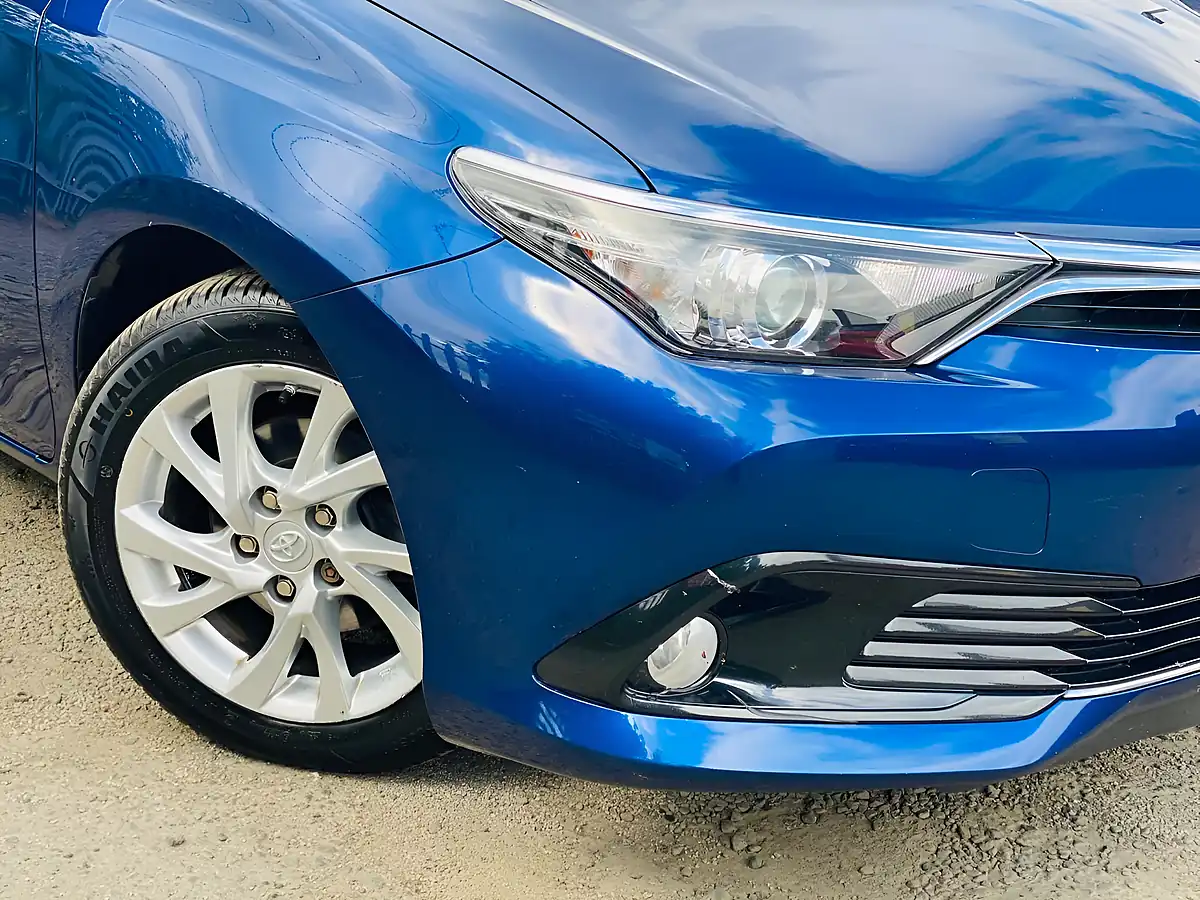 Used 2016 Toyota Auris Business Edition Blue - Interior and Exterior details 4